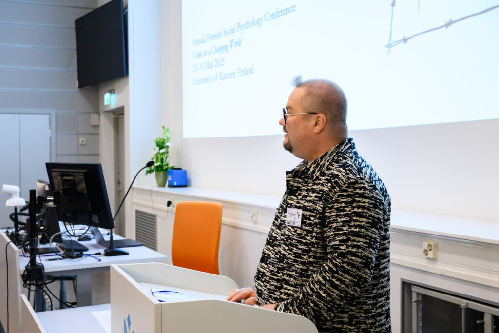 Konferenssiavaus, keynote-esittely