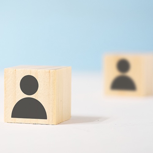 Image of  Itsenäinen yrittäjä – yksinäinen oppija? Narratiivinen tutkimus työyksinäisyydestä mikroyritysten oppimistilanteissa