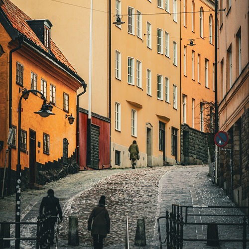 Image of  Ylisukupolvinen ulkopuolisuus: vähemmistöidentiteetit ja hyvinvointi ruotsinsuomalaisissa perheissä