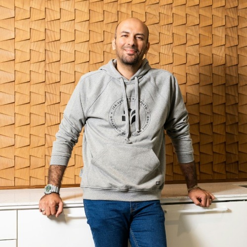 Image:  Reza  Saberi